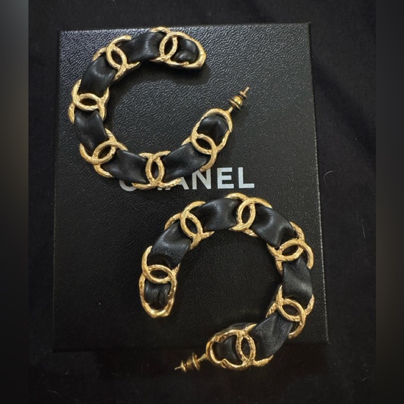 Chanel Black and Gold Hoop Earrings 20A - Picture 1 of 6